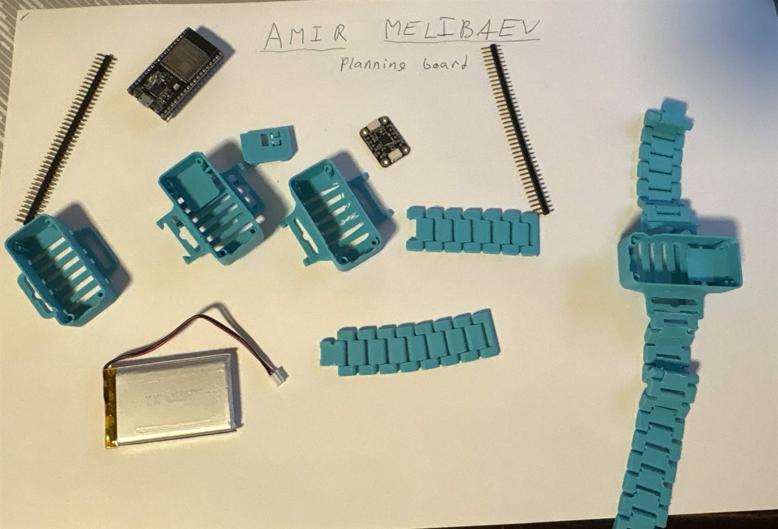 Planning board with ESP32, sensors, battery, and 3D printed components